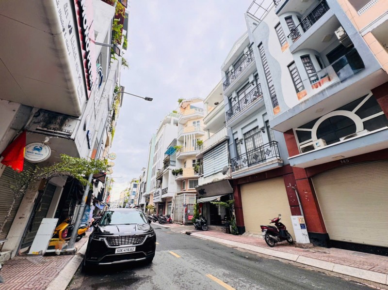 QUẬN 3: BÁN NHÀ 4 TẦNG MẶT TIỀN KINH DOANH Đ.BÀN CỜ- DT 63M2 NGANG LỚN ĐẸP 4,7M*14,5M- VỊ TRÍ ĐẸP