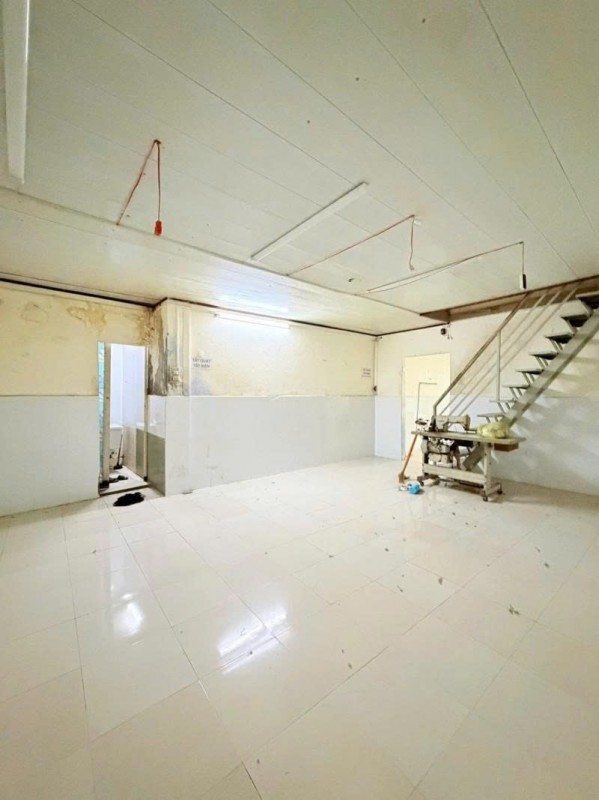 Bán nhà Hẻm 8m Hồng Lạc - ngay Chung cư Bàu Cát, 6,3x18m, 2 Tầng cũ, chỉ   7,5 tỷ
