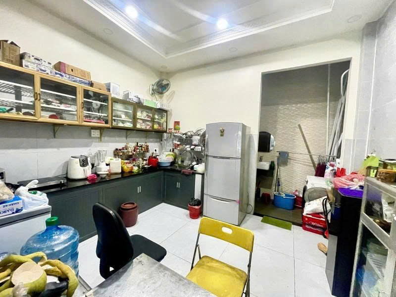 Bán nhà Mặt tiền Bàu Cát  - gần Chợ Võ Thành Trang, 4x18m, 2 Tầng -  HĐT 20 tr, 13,6 tỷ.