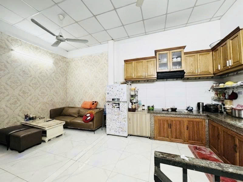 Bán nhà Măt tiền  Văn Cao - gầnTân Hương, nối Bình Long, 4x15m, 2 Tầng, chỉ 10,6 Tỷ.