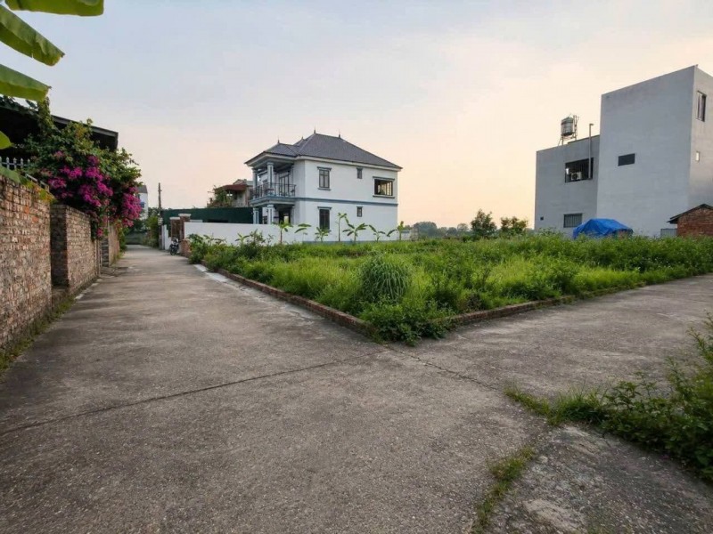 Quang Tiến, Sóc Sơn, thay mặt chủ sổ, e chào bán : 100m2, mt6.8m, lô góc, xe tải, thông 3.5 tỷ.