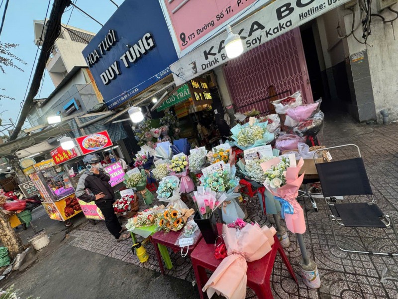 Chính chủ sang nhượng shop hoa mặt tiền đường 17, quận 7 - Đối diện trường Lê Thánh Tông