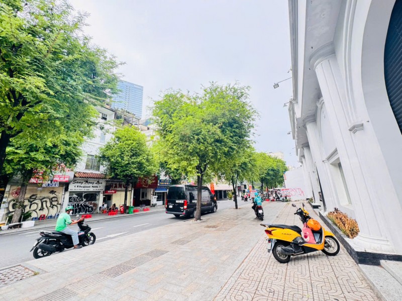 QUẬN 1: CHÍNH CHỦ 0938676685 BÁN NHÀ 6 TẦNG MẶT TIỀN LÊ THÁNH TÔN, P.BẾN THÀNH- NHÀ 2 MT TRƯỚC &