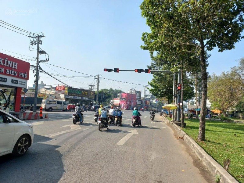 Bán nhà mặt tiền đường 13x48m giá 19 tỷ Đường Đặng Thúc Vịnh