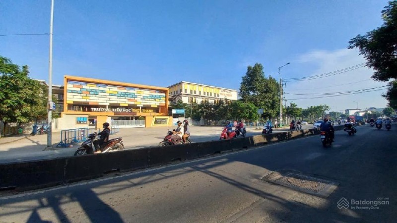Bán nhà mặt tiền đường 13x48m giá 19 tỷ Đường Đặng Thúc Vịnh
