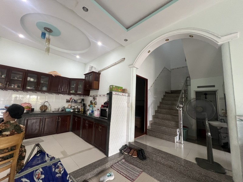 Bán nhà 2 tầng, 78m2 tại đường số 4, Linh Tây, Thủ Đức, TP HCM. Sổ hồng riêng, giá chỉ 5,68  tỷ.