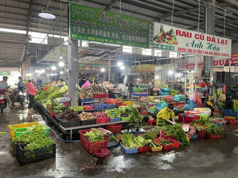 CẦN SANG NHƯỢNG Nhanh Sạp Rau  chợ Bà Tri, Đ. Tân Hiệp 17, P. Tân Hiệp, TP. Tân Uyên, Bình Dương