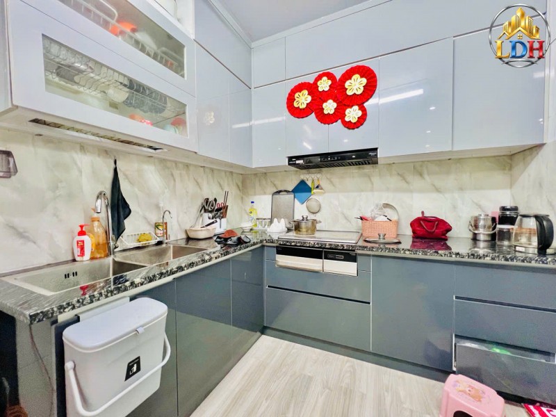 NHÀ GỐC DÂN XÂY – HÀNG KÊNH – GIÁ CHỈ 2,5 TỶ

*