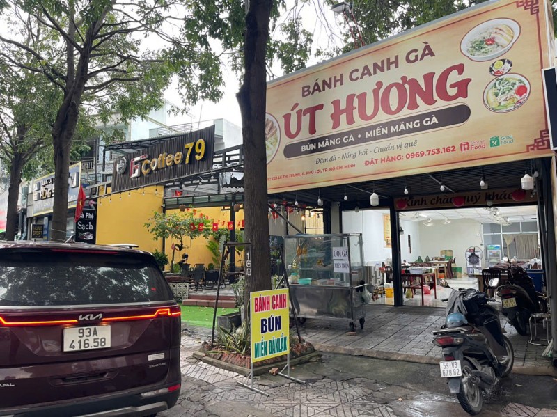 SANG BAO RẺ QUÁN BÁNH CANH ĐẸP CHỈ 149 tr, MB THUÊ CHỈ : 13 tr / tháng, MT ĐƯỜNG TRUNG TÂM THỦ DẦU