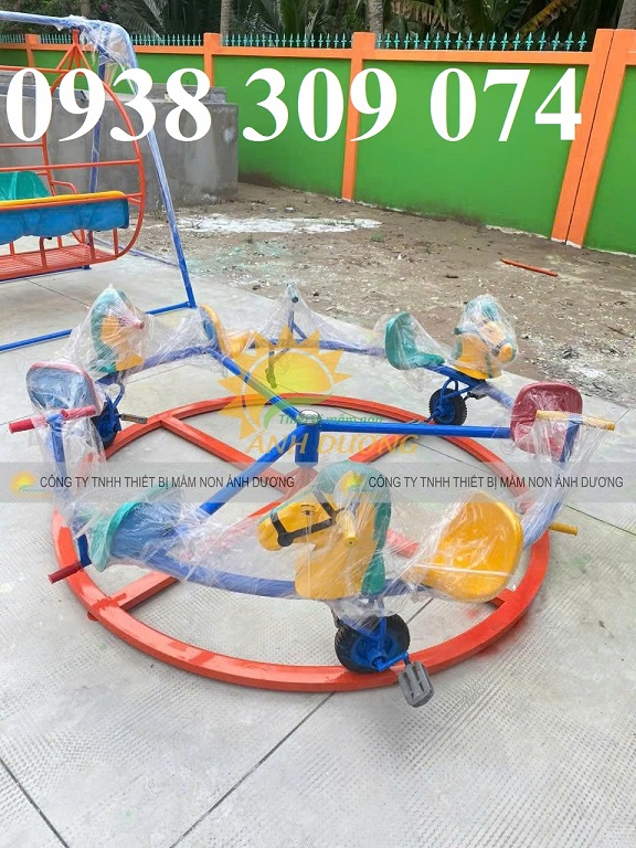 Đu quay trên ray 6 ngựa dành cho trẻ em, đu quay đạp chân trên ray mầm non