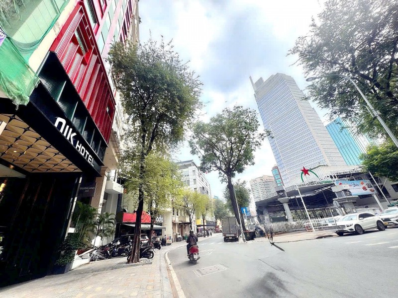 QUẬN 1: BÁN TÒA NHÀ 8 TẦNG CÓ HẦM MẶT TIỀN THI SÁCH, P.SÀI GÒN- DT 76M2 SH NỞ HẬU VUÔNG ĐẸP- VỊ TRÍ