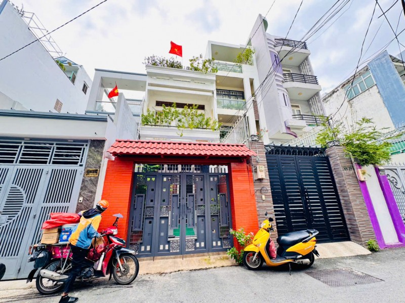 QUẬN 4: CHÍNH CHỦ 0938676685 BÁN NHÀ 3 TẦNG MẶT TIỀN HXH 8M HOÀNG DIỆU- DT 4,2M*25M CN 103M2- NHÀ 2