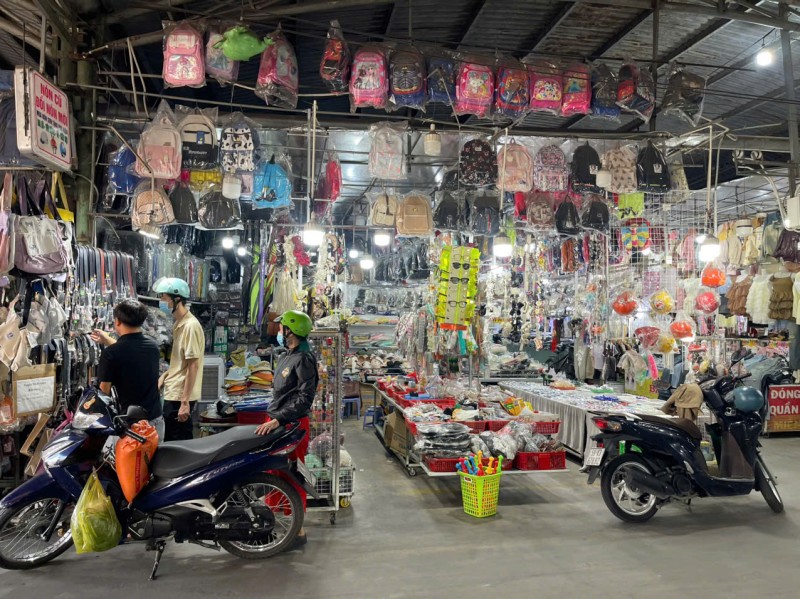 SANG RẺ SẠP GÓC VỊ TRÍ ĐẮC ĐỊA NGAY GẦN MT CỔNG CHÍNH CHỢ QUANG VINH 3, SẠP TÚI XÁCH, PHỤ KIỆN, ĐỒ
