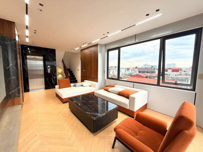 Bán nhà Nguyễn Thái Học 6 tầng thang máy, mặt tiền 5.5m, 60m2, 29.8 tỷ, kinh doanh homestay