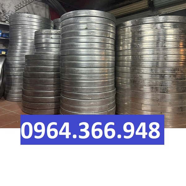 Vòng tròn sắt trang trí cho mái kính và khung sắt