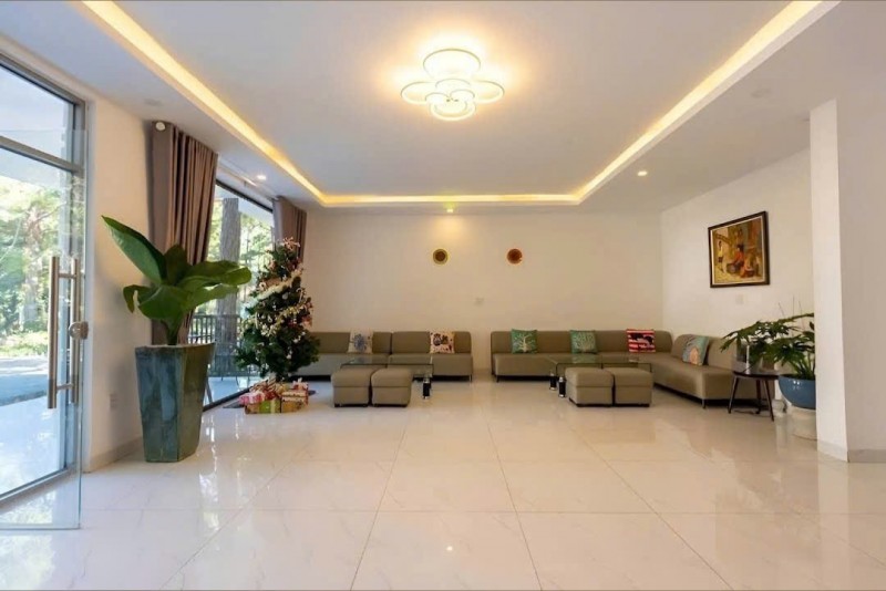 Cho thuê khách sạn 3 sao 36 phòng view rừng thông giá 135 triệu gần Hồ Tuyền Lâm tại Đà Lạt Lâm Đồng