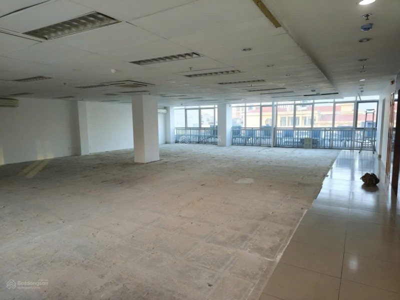 Cho thuê văn phòng Quận 1 - DT 180-275m2 - giá tốt 460.000Đ/m2 - hầm xe máy, xe hơi rộng rãi - có