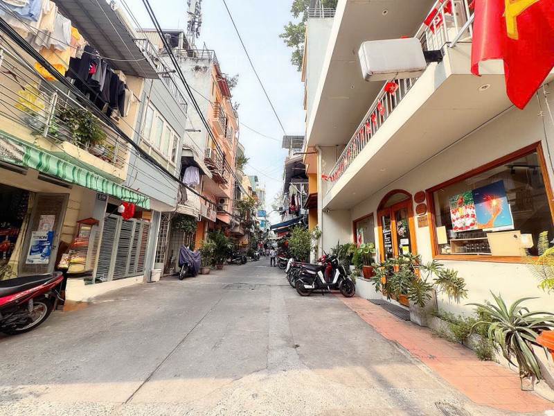 SIÊU PHẨM HIẾM 7,6M*17M VUÔNG VỨC - BÁN NHÀ 2 TẦNG MẶT TIỀN HXH Đ.NGUYỄN TRUNG NGẠN, P.BẾN NGHÉ,