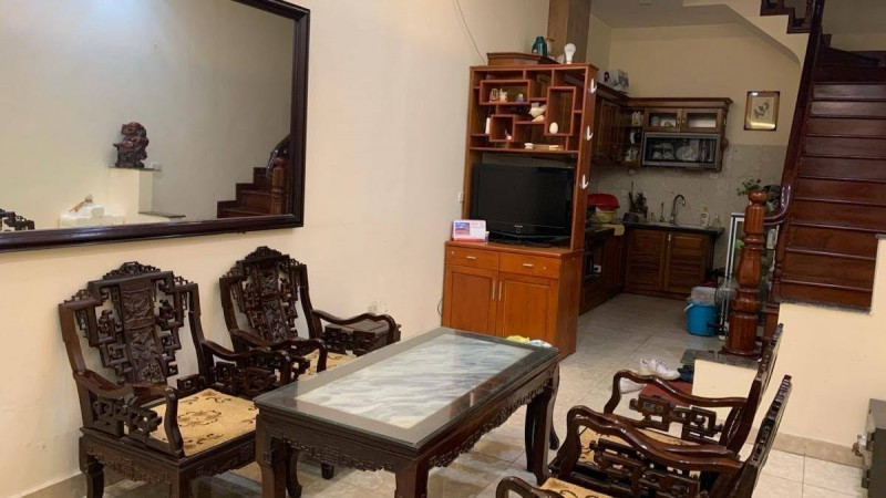 Bán nhà Lê Đại Hành, 65m2, 4 tầng, mặt tiền 5m, 19.6 tỉ, ngõ rộng, cách 10m ra đường ô tô