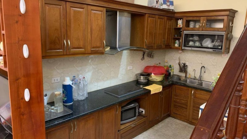 Bán nhà Lê Đại Hành, 65m2, 4 tầng, mặt tiền 5m, 19.6 tỉ, ngõ rộng, cách 10m ra đường ô tô