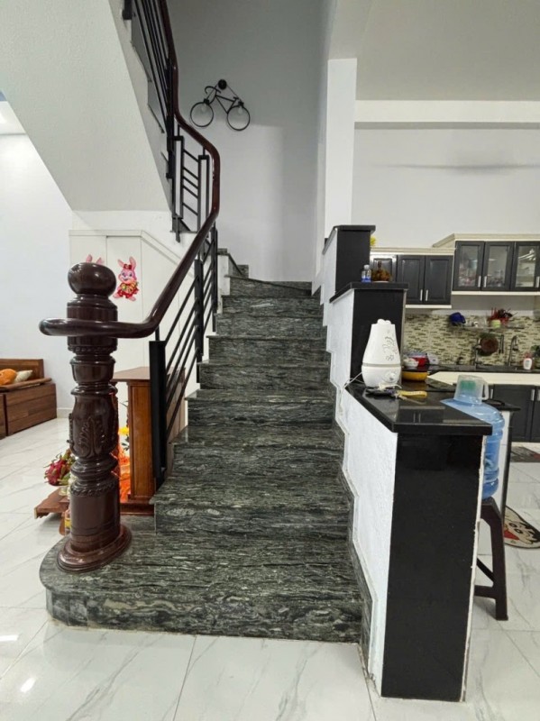 Bán nhà 3 tầng đường 359, Phước Long B, Quận 9, Thủ Đức, TP HCM. DT 78m2. Giá 6.88 tỷ, sổ hồng