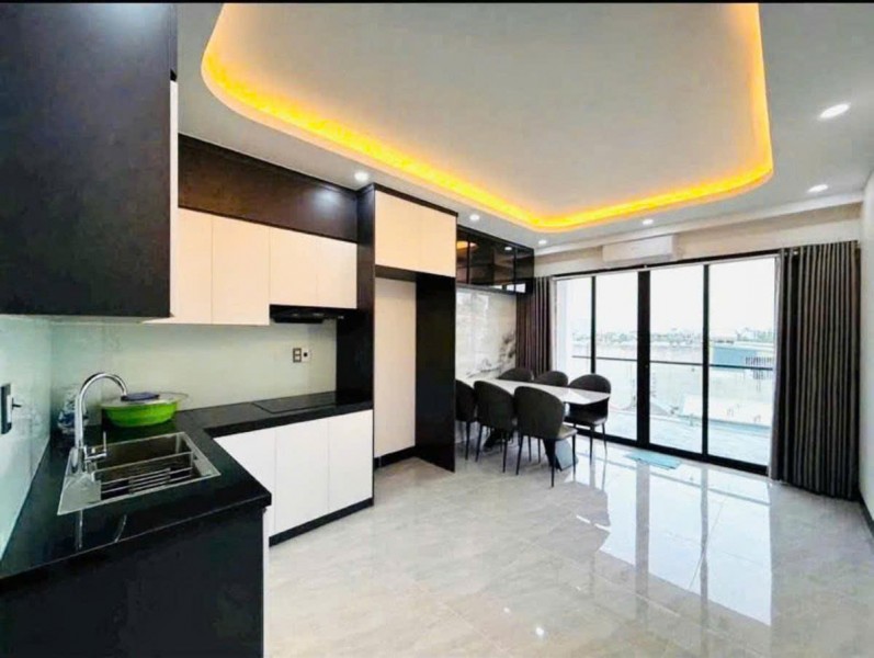Bán nhà Nguyễn Văn Linh 35m 6 tầng kinh doanh ô tô tránh nhỉnh 11 tỷ