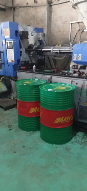 Máy ép nhựa thì dùng dầu thủy lực nào? 