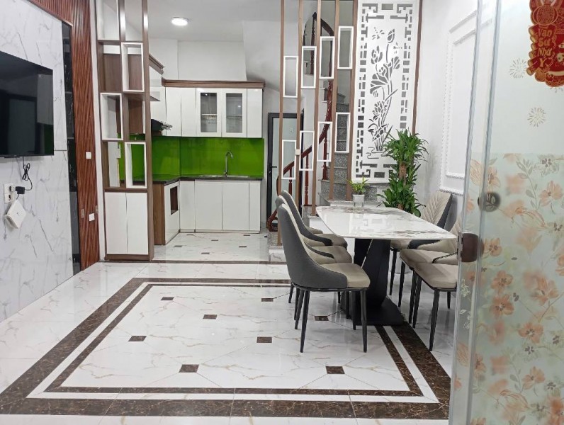 Căn nhà 5 tầng 30m Phúc Lợi 5.6 tỷ,sổ đỏ Long Biên
