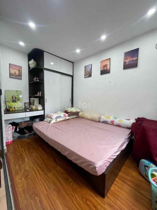 Chính chủ cần cho thuê nhà nguyên căn 5 tầng ngõ 53, phố Nguyễn Khắc Nhu, Ba Đình, Hà Nội