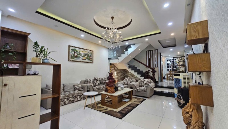 Bán nhà 96m2, Đỗ Xuân Hợp, Phước Long, TP HCM, 3 tầng, SHR. Giá 13,38 tỷ