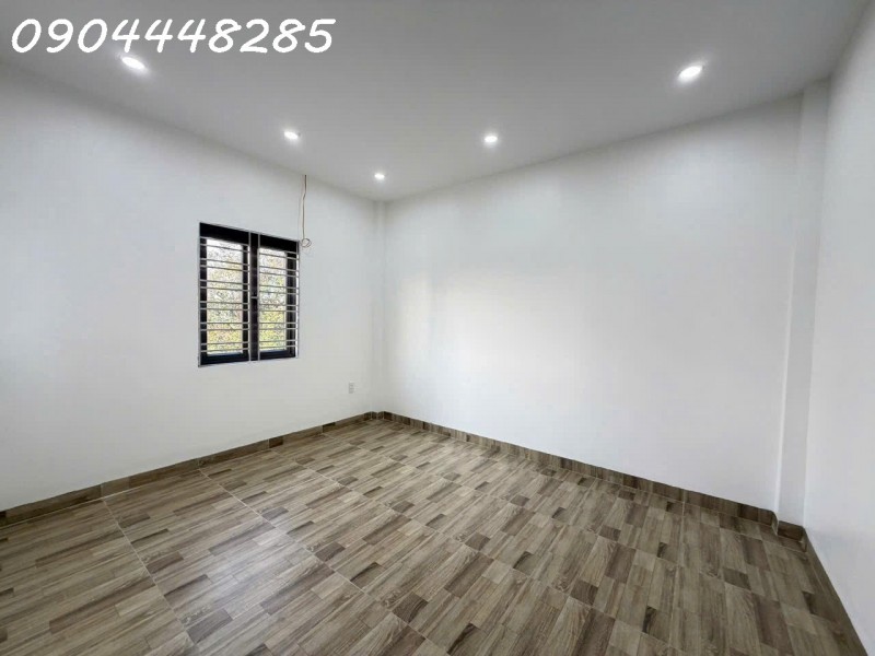 Nhà đẹp độc lập sân cổng riêng mặt ngõ cách đường chính 20m ô tô đỗ cửa tại Đằng Hải Hải An