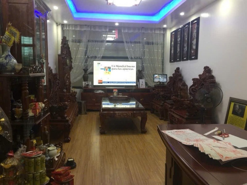 Cần Bán Nhà Mặt Tiền Trung Tâm Phố Vũ Đình Tụng, Phường Thạch Bàn, Quận Long Biên, Hà Nội