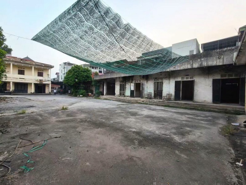 Tìm khách thuê KHO, 700m2, mt25m, 45k/m2, thị trấn Đông Anh.
+ Sẵn nhà kho với 7 phòng độc lập.