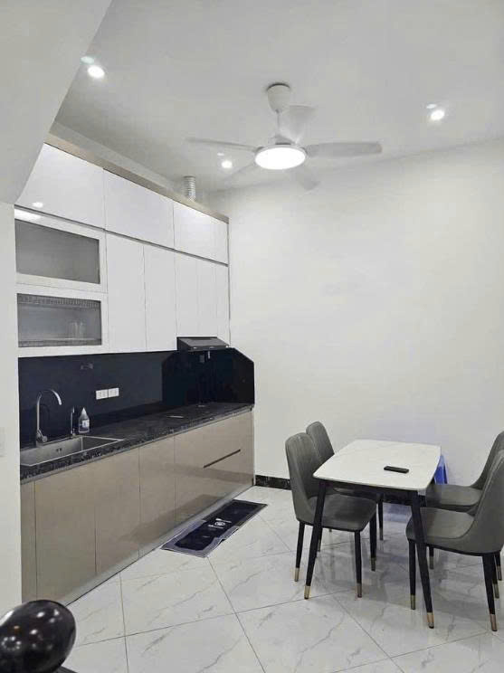 Chính chủ đang cần bán gấp nhà 4 tầng mới đẹp - ô tô tránh - Phụng Châu, Chương Mỹ.