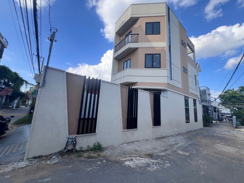 NHÀ ĐẸP – GIÁ TỐT - CẦN BÁN NHANH NHÀ LÔ GÓC tại Phường Long Trường, Quận 9 TP.HCM