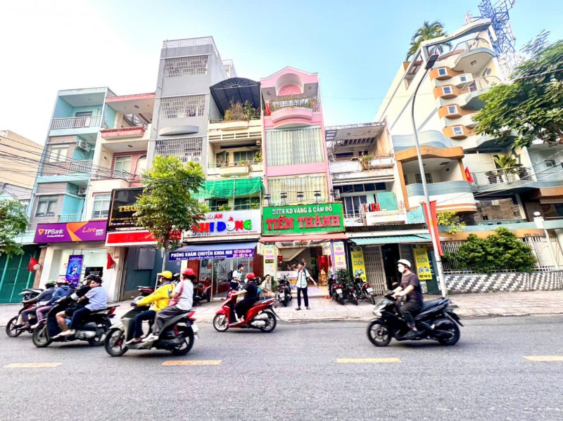 HIẾM NHÀ BÁN- BÁN NHÀ 6 TẦNG THANG MÁY MẶT TIỀN VĨNH HỘI, QUẬN 4- NGANG 4M*25M SH VUÔNG ĐẸP- NHÀ 2