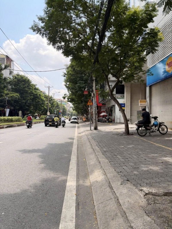Bán nhà 2  Mặt tiền Bàu Cát ( Bàu cát đôi) - giao Đồng Đen, 14x26m, 2 tầng, 1 đời chủ, 89,9 Tỷ.