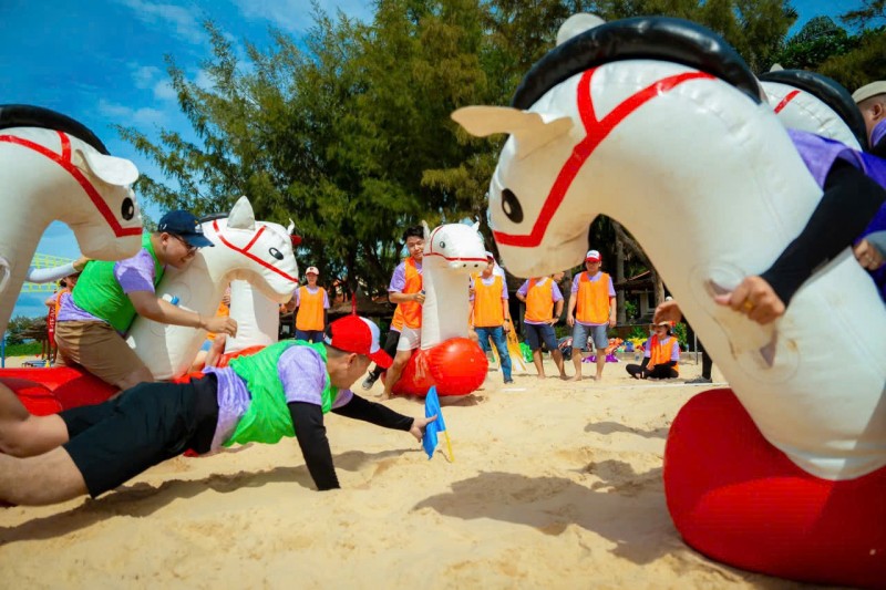 Ngựa chiến ngựa bơm hơi  Cho thuê ngựa chiến