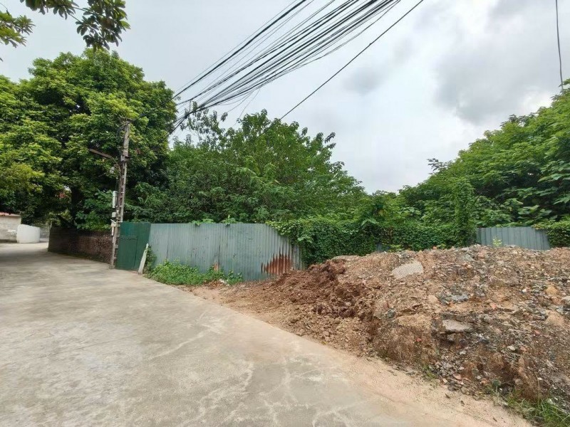 MỜI THUÊ HƠN 3700m2, mt57m, 20nghìn/m2, xe tải lớn, QL3, Sóc Sơn.
 Đường trước đất, xe tải lớn