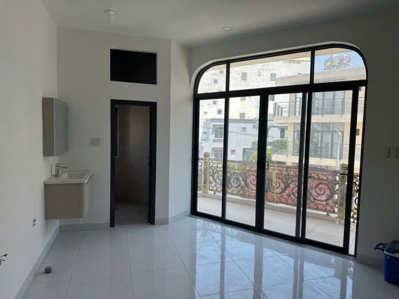 CHO THUÊ MẶT TIỀN GIẢI PHÓNG – GẦN NHÀ GA T1 & T3 – DIỆN TÍCH 200M²
