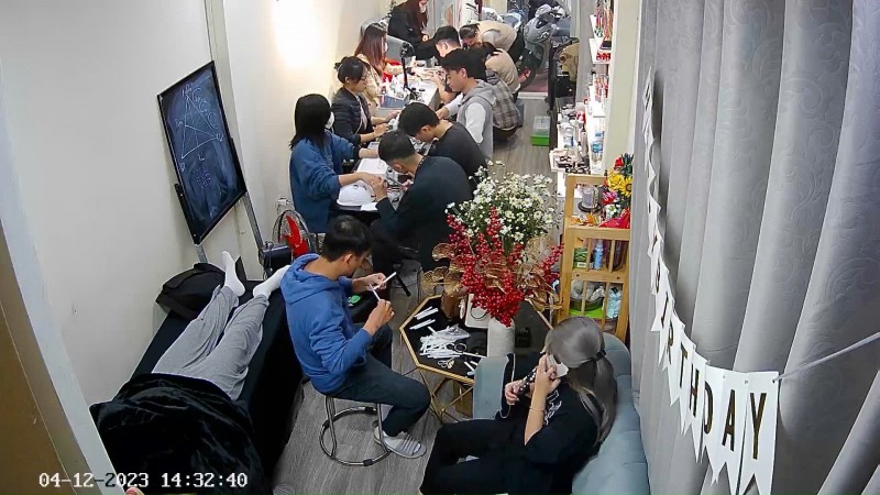 SANG NHƯỢNG TIỆM NAIL – MI TẠI BA ĐÌNH