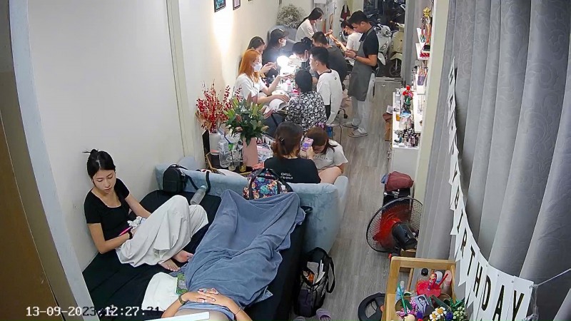 SANG NHƯỢNG TIỆM NAIL – MI TẠI BA ĐÌNH