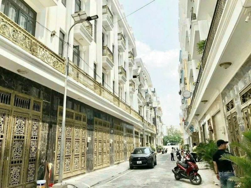 NHÀ LONG MẠCH – THIẾT KẾ ĐẸP, Ở CỰC SƯỚNG  1 TRỆT 3 LẦU  SHR  GIÁ 5,5 TỶ TL