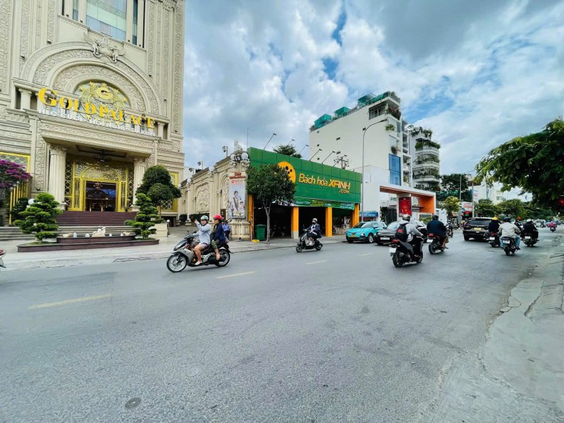 Bán Đất Mặt tiền Nơ Trang Long - gần Nguyễn Xí, 11x31m, nở hậu L 26m, GPXD 9 Tầng, 98 Tỷ.