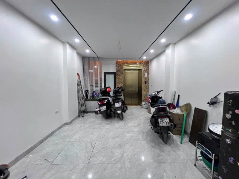 Bán nhà 5 tầng thang máy mới đẹp Nguyễn Đình Chiểu, 38m2, mặt tiền 4.4m, 14 tỷ