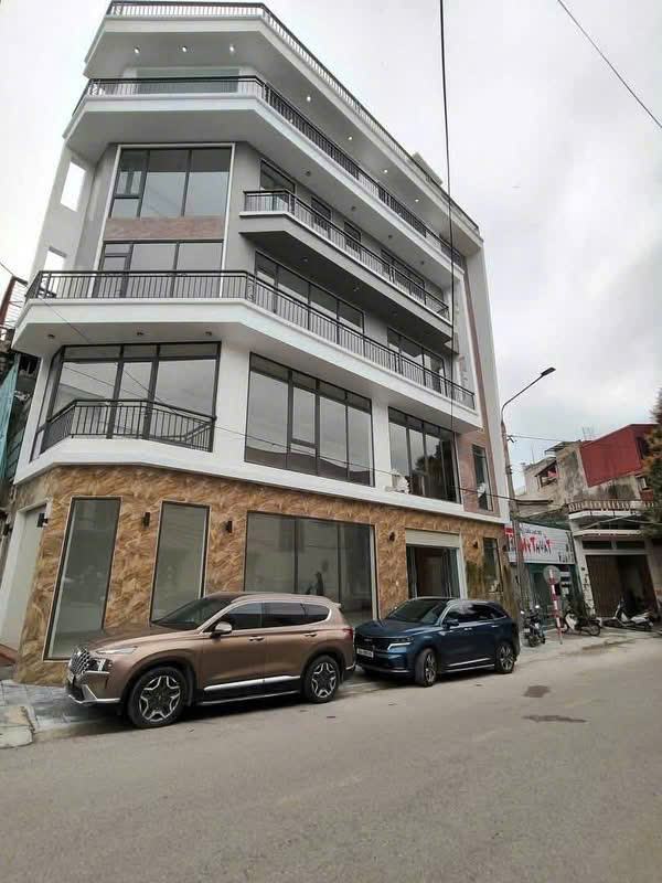 CHO THUÊ NHÀ LÔ GÓC 2 MẶT TIỀN - 313 LÊ THANH NGHỊ, TP HẢI DƯƠNG