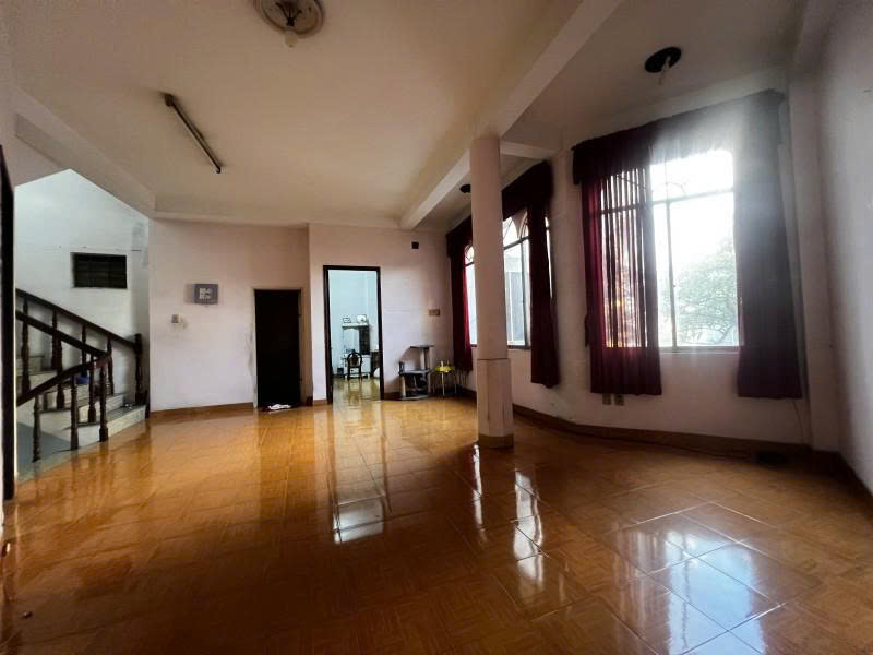Bán nhà Mặt tiền Bùi Văn Thêm -  Nguyễn Kiệm, ngay CV Gia Định, 7,1x17m, 4 Tầng,  22,9 tỷ.