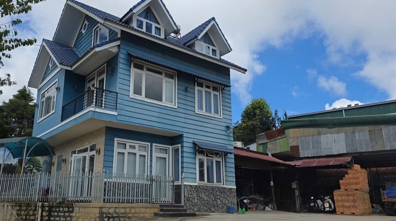 Cho thuê biệt thự sân vườn hơn 900m2 kinh doanh đa mô hình giá 45 triệu đường Triệu Việt Vương Đà