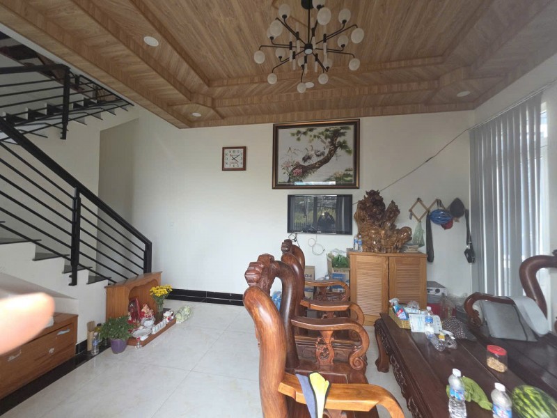 Cho thuê biệt thự sân vườn hơn 900m2 kinh doanh đa mô hình giá 45 triệu đường Triệu Việt Vương Đà