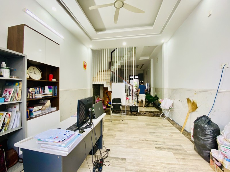 Bán nhà 3 tầng Gò Dưa, Tam Bình, Thủ Đức, TP HCM. DT 90m2,  sổ hồng riêng. Giá 7,08  tỷ.